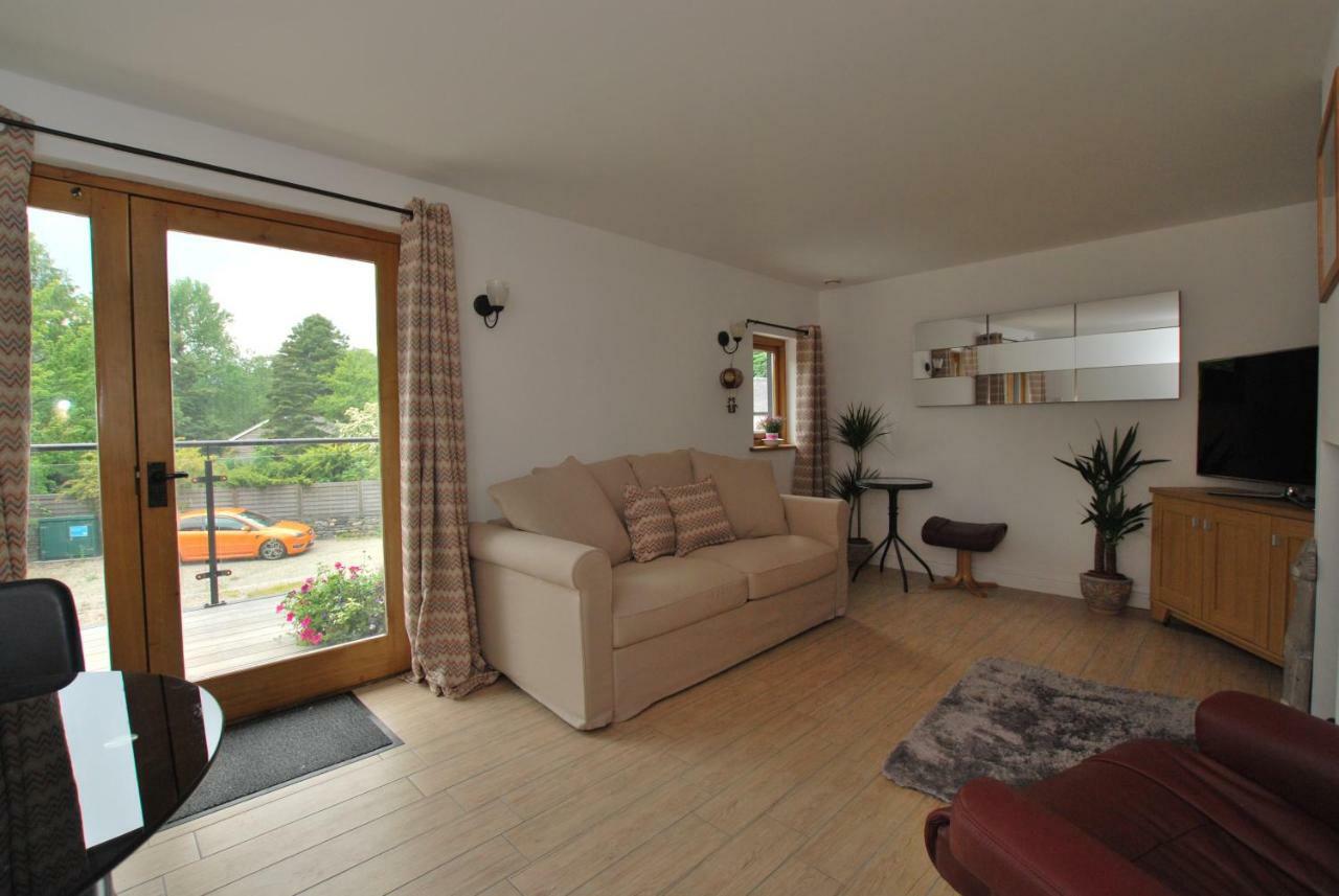 The Coach House Annexe Apartment คลางกอซเลน ภายนอก รูปภาพ